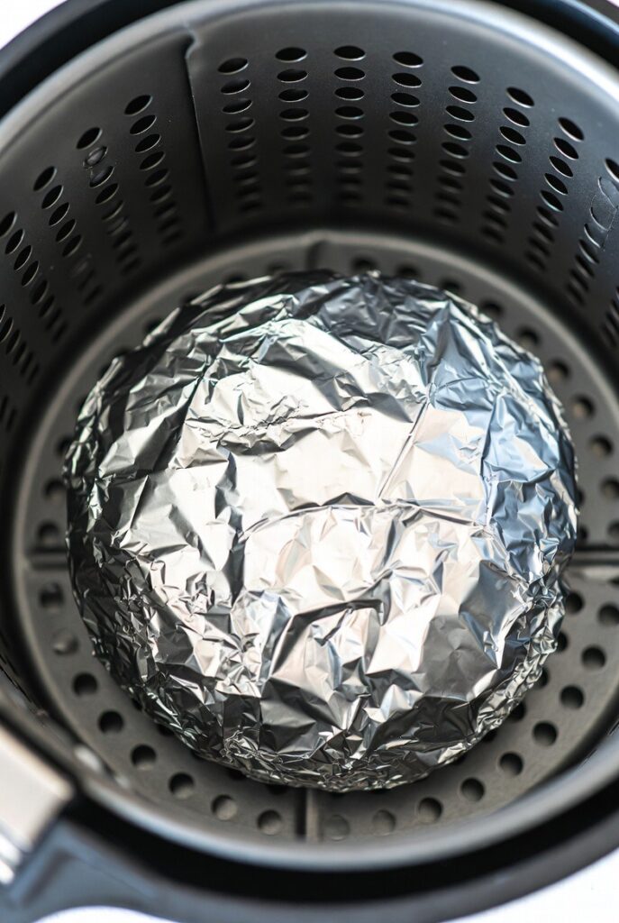 Aluminum foil in air fryer